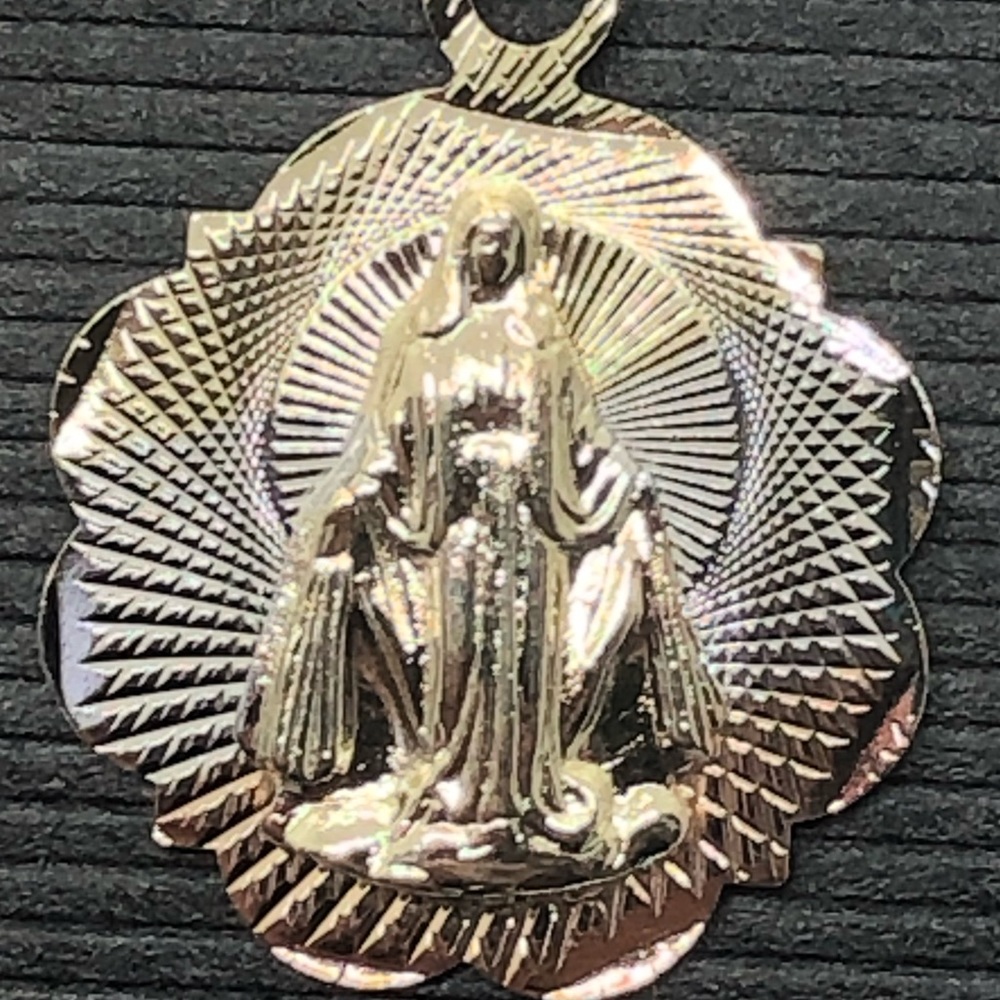 Beautiful Pendant For Gorgeous Females